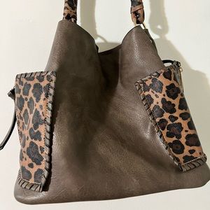 Leopard shoulder bag